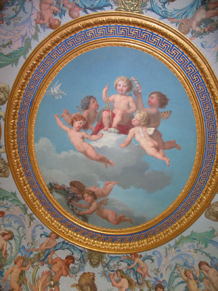 13 Chateau de Vaux le Vicomte (27) Angelots au plafond du cabinet des bains.jpg