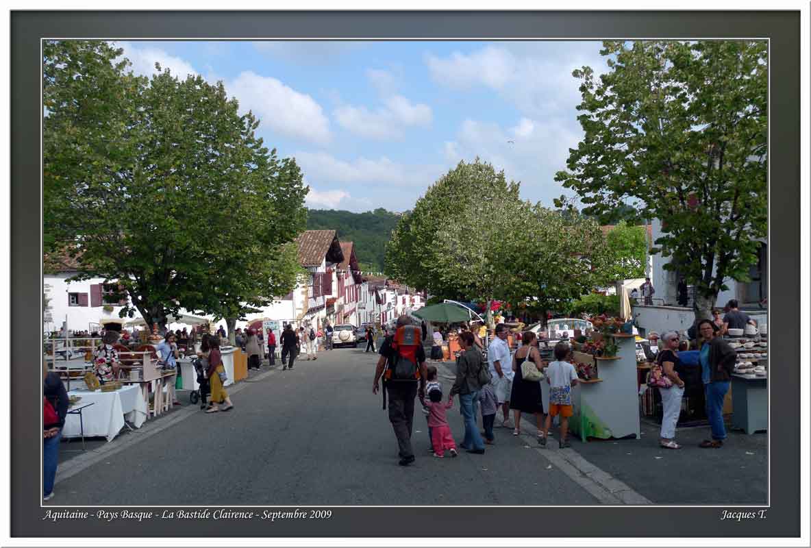 Click gauche pour agrandir - Left click to enlarge Carnets de voyages Aquitaine Pays Basque Basse Navarre La Bastide Clairence (14)