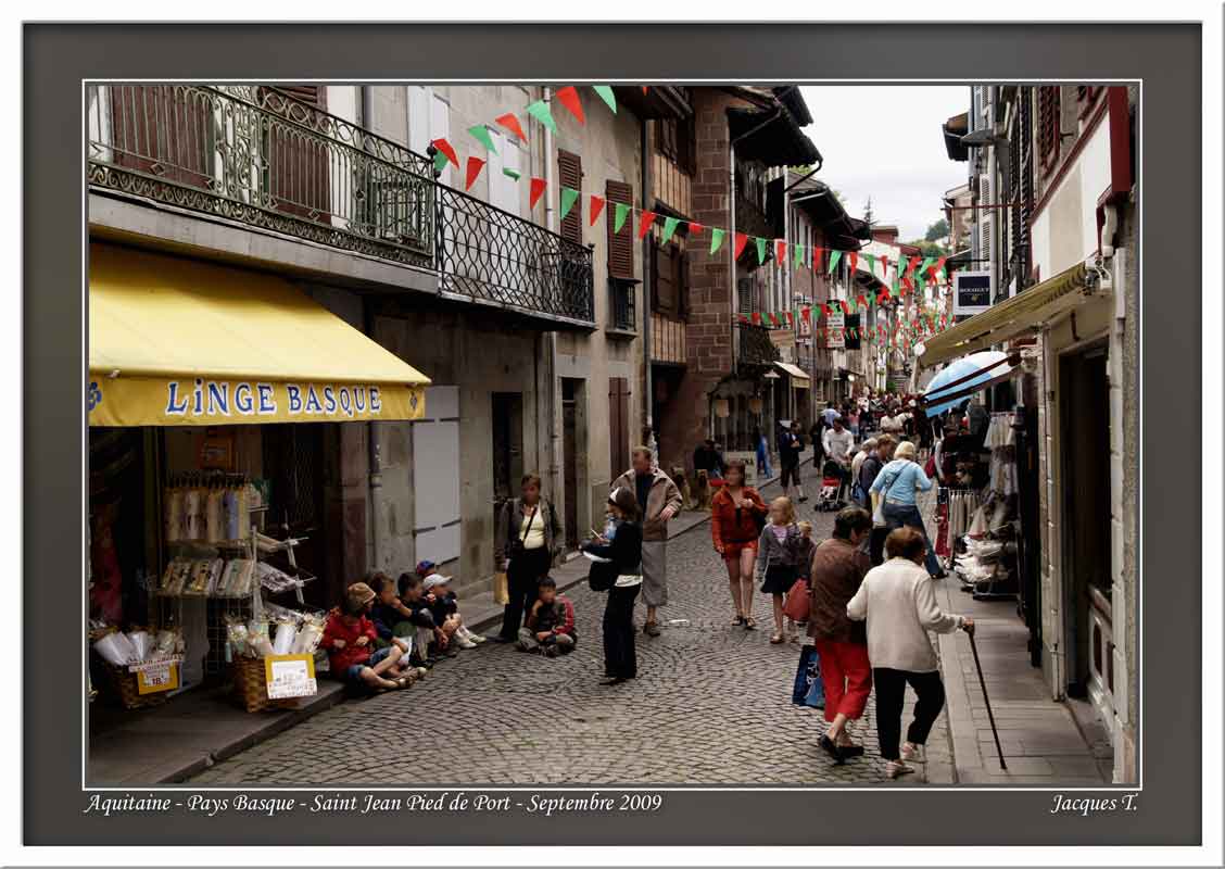 Click gauche pour agrandir - Left click to enlarge Carnets de voyages Aquitaine Pays Basque Basse Navarre Saint Jean Pied de Port (76)