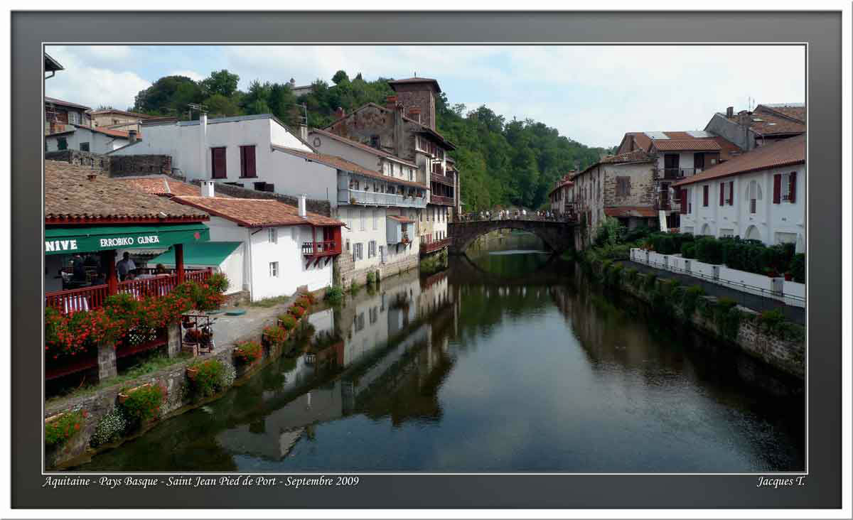 Click gauche pour agrandir - Left click to enlarge Carnets de voyages Aquitaine Pays Basque Basse Navarre Saint Jean Pied de Port (90)