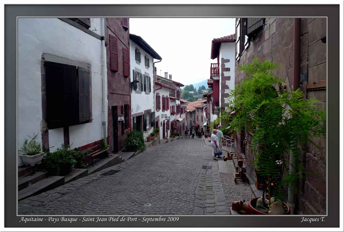Clic gauche pour agrandir l'image - Left click to enlarge image Carnets de voyages Aquitaine Pays Basque Basse Navarre Saint Jean Pied de Port (96)